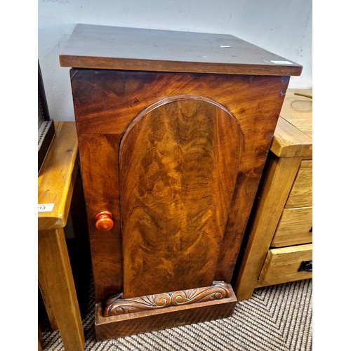 511 - Victorian mahogany pot cupboard, 43 x 38 x 78 cm