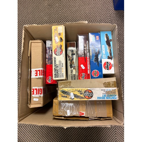 382 - Box of assorted scale model kits including Airfix, Matchbox, etc