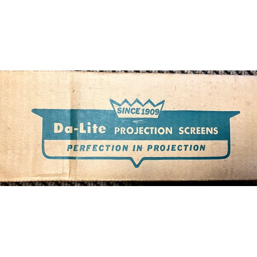 485 - Projector screen