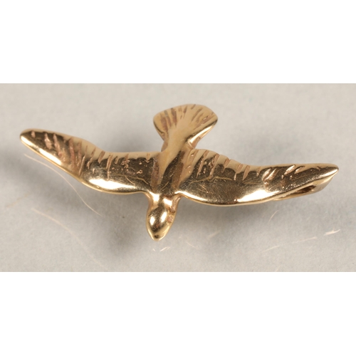 71 - 14ct gold bird pendant, 1.3g