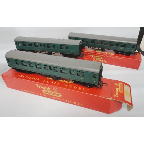 290 - Hornby Dublo 5015 green-painted girder bridge, four Tri-ang Railways OO gauge scales models to inclu... 