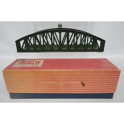 290 - Hornby Dublo 5015 green-painted girder bridge, four Tri-ang Railways OO gauge scales models to inclu... 