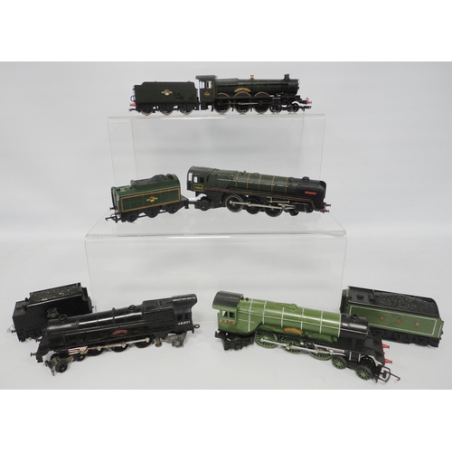 291 - Four Hornby OO gauge locomotives and tenders comprising a 4472 green 'Flying Scotsman', 7028 Cadbury... 