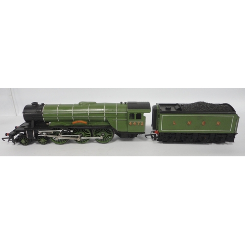 291 - Four Hornby OO gauge locomotives and tenders comprising a 4472 green 'Flying Scotsman', 7028 Cadbury... 