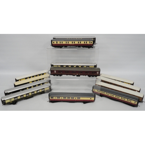 292 - Large collection of Hornby OO gauge locomotives, passenger coaches, rolling stock, accessories and t... 