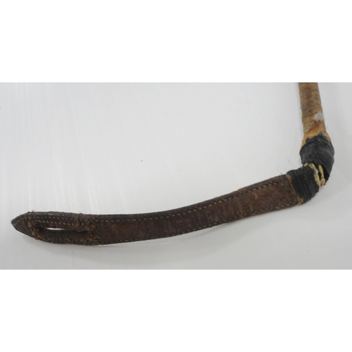 306 - Bamboo and antler-handled walking cane with graduation for measuring the height of horses, 94cm, a r... 