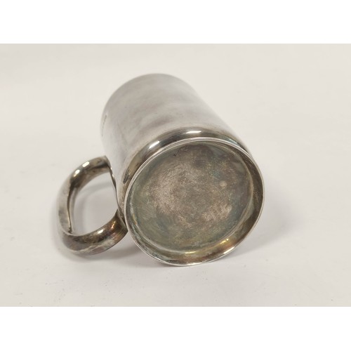 100 - Silver plain mug with loop handle, not inscribed. 1910, 196g, 6oz.