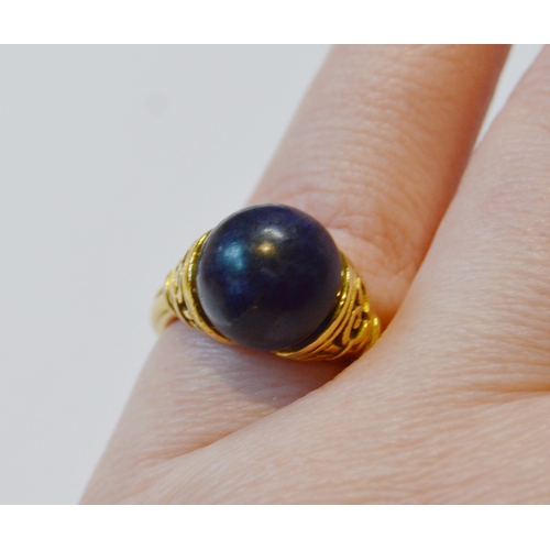 153 - Greek 18ct gold ring of Etruscan style by Illias Lalaounis with lapis ball between pierced cups, Imp... 