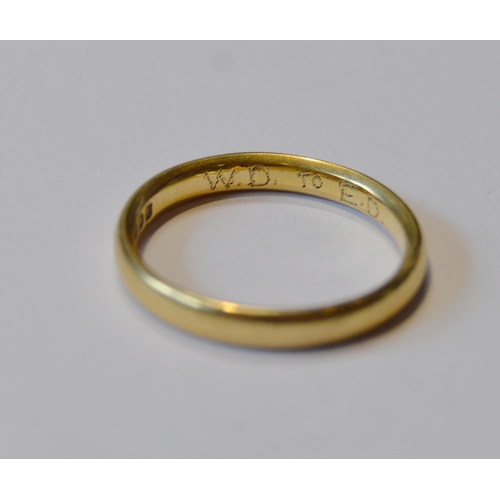 154 - 18ct gold band ring, size N, 3.4g.