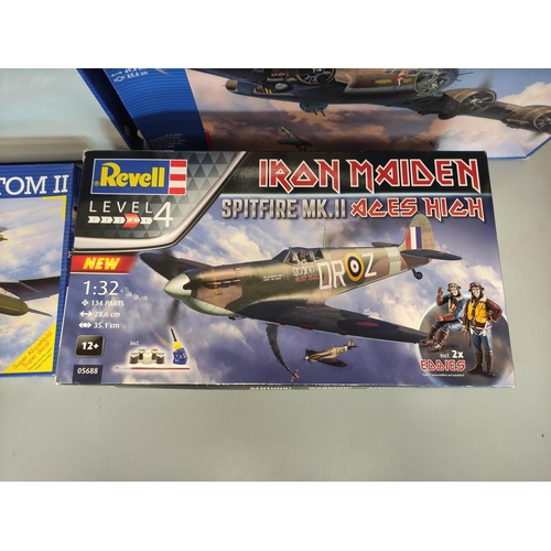 101 - Revell. Boxed model aviation construction kits to include a De Havilland Mosquito Mk IV 04758, B-17F... 