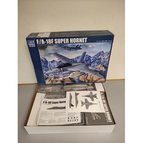 102 - Trumpeter. Boxed 1:32 scale model aviation kit F/A-18F Super Hornet 03205.