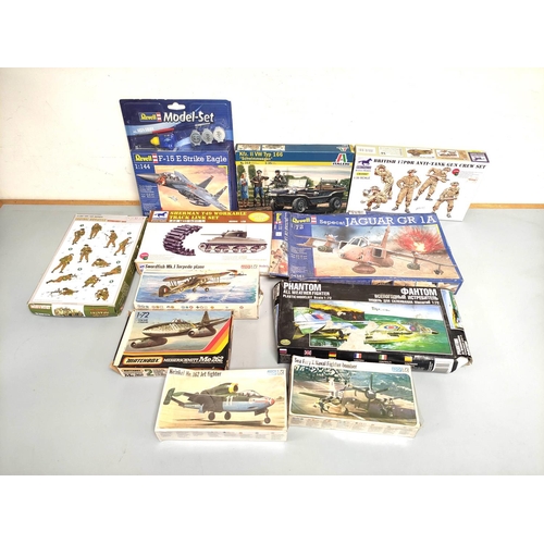 114 - Collection of boxed model construction kits to include a Revell 1:144 scale F-15 E Strike Eagle Figh... 