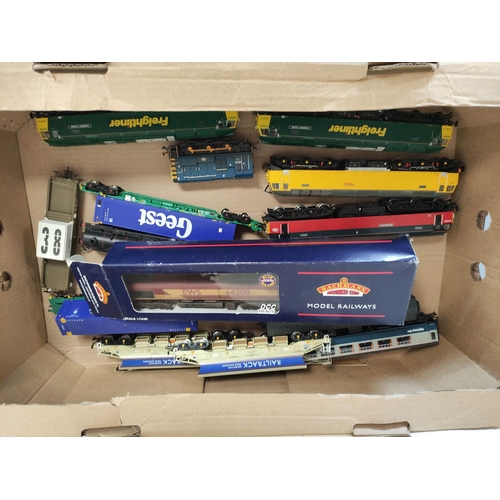 240 - Bachmann Branchline. Box of 00 gauge locos and rolling stock to include a Class 66 Diesel Loco 66200... 