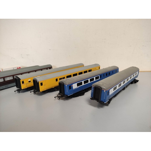 241 - Hornby Railways. Box of 00 gauge locos and rolling stock to include a pair of Class 43 HST Power Car... 