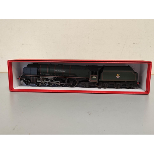 243 - Hornby Railways. Collection of 00 gauge models to include a Duchess Class 4-6-2 Loco 'City of Bradfo... 