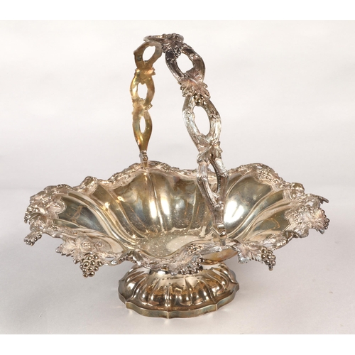 174 - William IV silver cake basket with ornate grape vine edge, assay marked London 1834 , 32cm diameter,... 