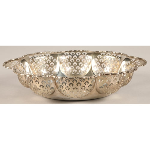 172 - Silver pierced scalloped edge bowl, assay marked Chester 1939, diameter 24.5cm, weight 263 grams