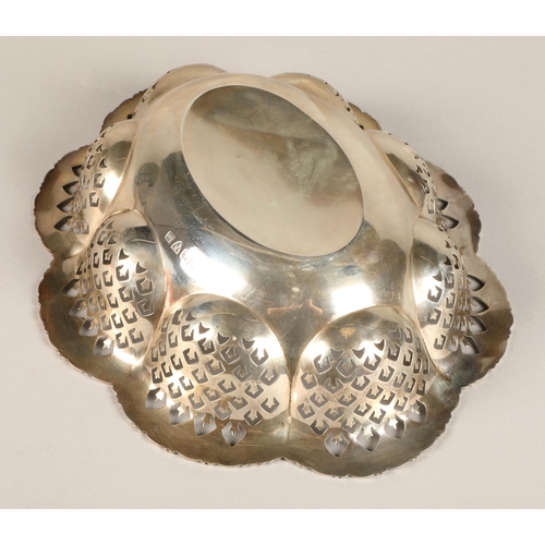 172 - Silver pierced scalloped edge bowl, assay marked Chester 1939, diameter 24.5cm, weight 263 grams