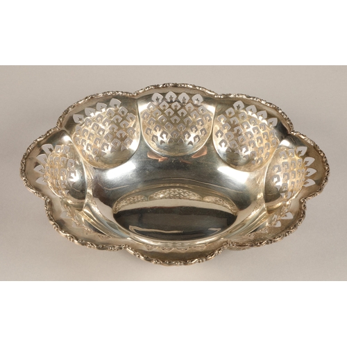 172 - Silver pierced scalloped edge bowl, assay marked Chester 1939, diameter 24.5cm, weight 263 grams