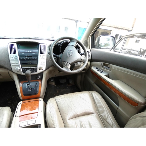 534 - Motor car. Lexus RX300 2004 charcoal grey and cream leather interior, 189,000 miles. On a Sorn, last... 