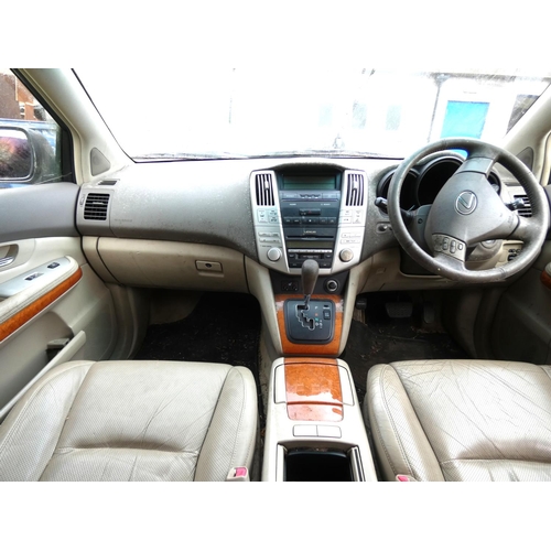 534 - Motor car. Lexus RX300 2004 charcoal grey and cream leather interior, 189,000 miles. On a Sorn, last... 