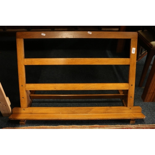 637 - Early 20th century tabletop easel/Bible stand.