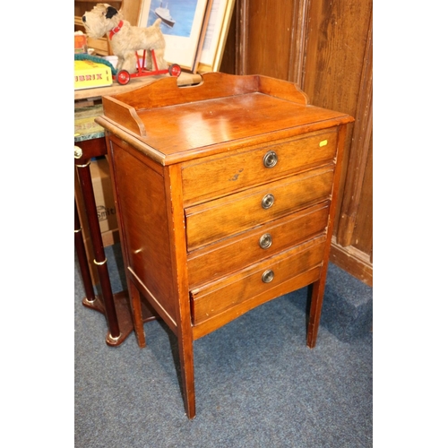 645 - Mahogany side table with four drawers.