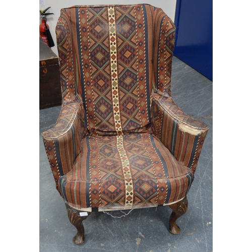 478 - William & Mary Revival wing armchair, c. early 20th century, upholstered in Kelim fabric, on cab... 