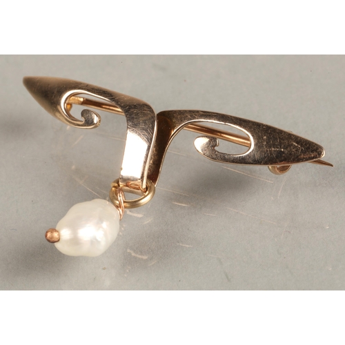 84 - Murrle Bennett 9ct yellow gold bar brooch with pearl,2.3 grams.