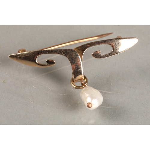 84 - Murrle Bennett 9ct yellow gold bar brooch with pearl,2.3 grams.