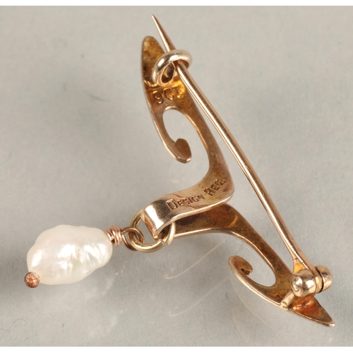 84 - Murrle Bennett 9ct yellow gold bar brooch with pearl,2.3 grams.