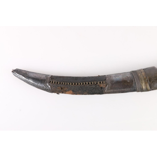 1522 - Indian Arabic jambiya dagger having curved 21cm long blade, horn handle, possibly Rhino horn, comple... 