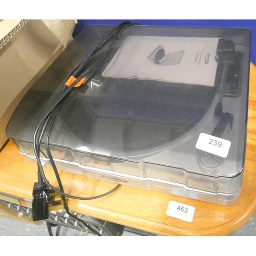 239 - Zennox USB turntable.