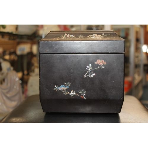 2 - Mid-20th century Japanese black lacquer tea caddy, inlaid with mother-of-pearl floral and bid decora... 