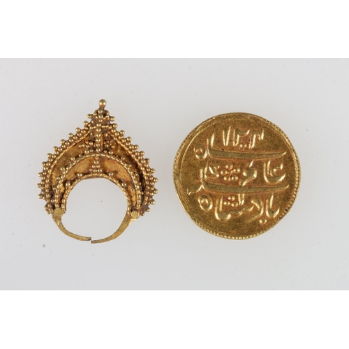 1436 - INDIA gold mohur coin 2.6g, 1.6cm diameter and a yellow metal jewellery ornament, 0.8g.