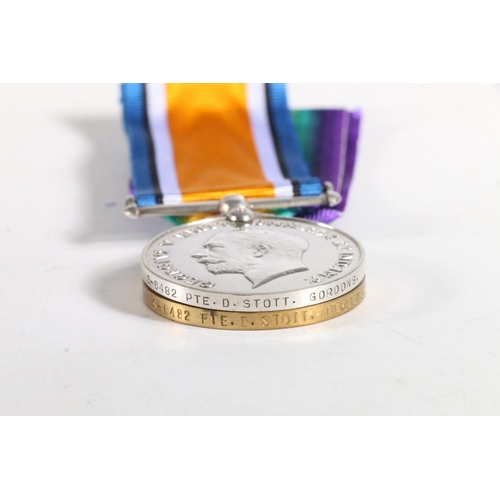 1466 - Medals of S/6482 and 292482 Private David Stott of the Gordon Highlanders comprising WWI war medal, ... 