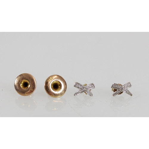 535 - Pair of 9ct gold cufflinks together with a pair of 9ct gold bow earrings, gross 1.8g