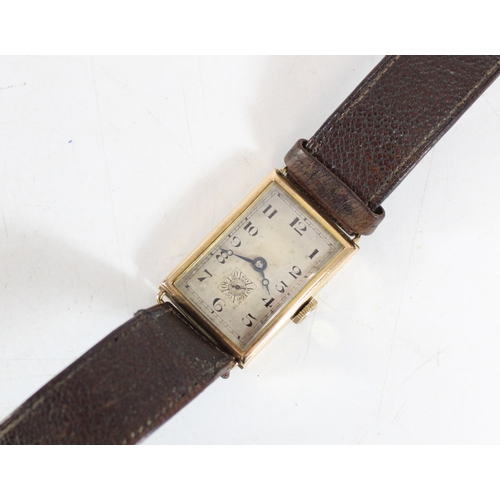 576 - Gentleman's 1930's 9ct gold cased wristwatch on leather strap