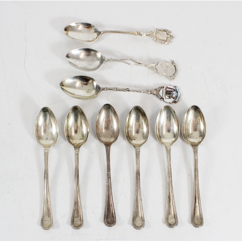 608 - Selection of hallmarked silver teaspoons and souvenir spoons, gross 118g.