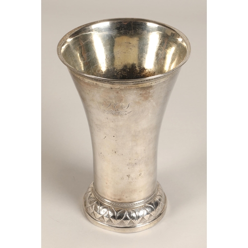 184 - Continental silver flared vase, 22 cm high, 469 grams.