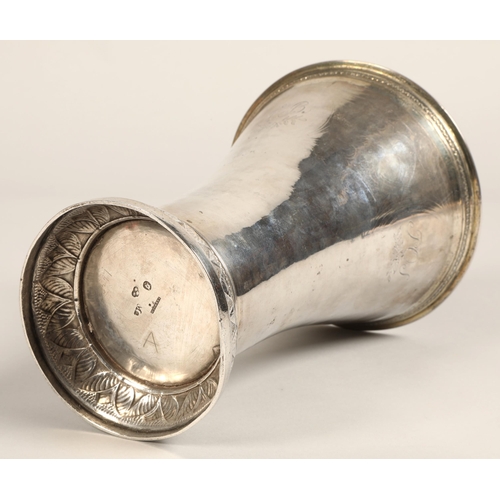 184 - Continental silver flared vase, 22 cm high, 469 grams.