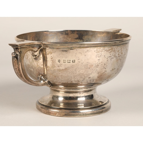 188 - Silver double handled trophy, with engraved inscription . Birmingham 1922 , 366 grams.