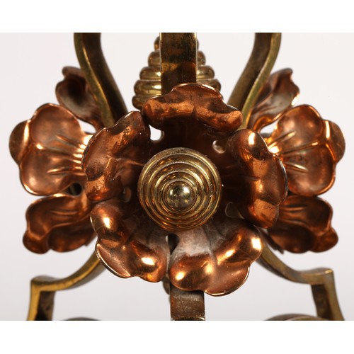 251 - Oil lamp with copper and brass foliate decoration on the base, 62 cm high including glass shade