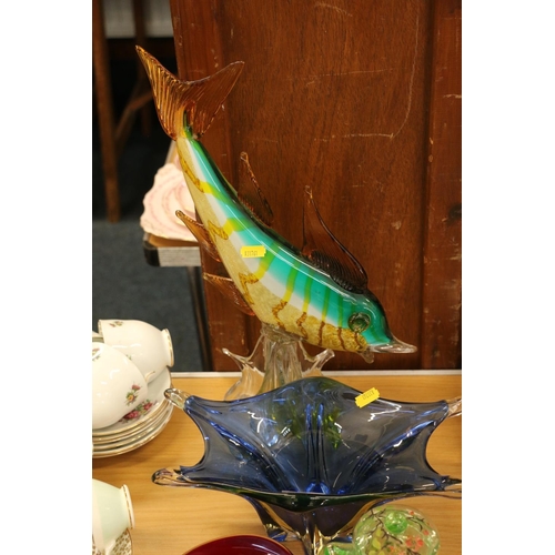 236 - Murano style glass fish model, other European glassware, and 1930s pottery plates.