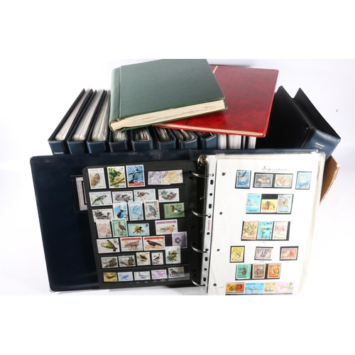 629 - Stamp collection held across 15+ albums of bird thematic used stamps from many countries, mostly lat... 