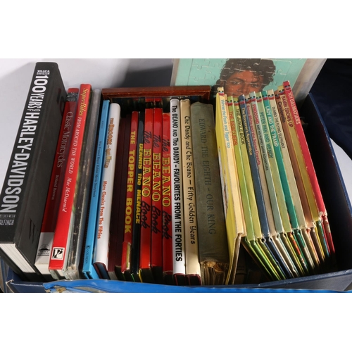 660B - Box of books to include chidrens books and annuals, Beano, Oor Wullie, Take Off, Roy of the Rovers, ... 