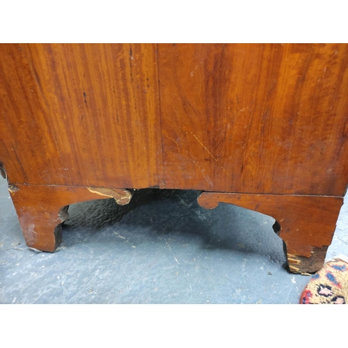 461 - 19th century inlaid satinwood chest of drawers with two small drawers over three graduated drawers, ... 