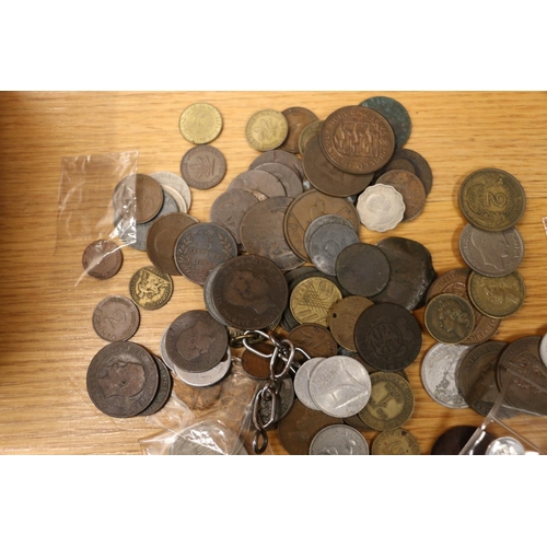 660J - World coin collection of non-British coins from circulation, approximately 6kg gross.