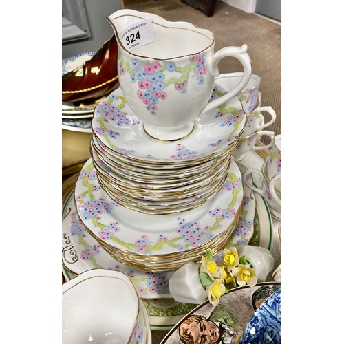 324 - Royal Albert 'Penryn' 12 piece tea set, various decorative plates