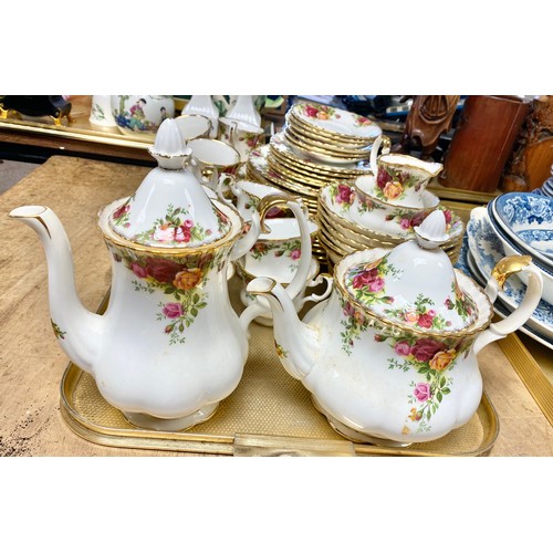 314 - Country Roses Royal Albert 12 piece tea set including tea pot, coffee pot etc